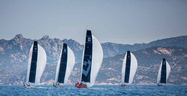 TP52 PRONTI PER LA SETTIMANA DELLE BOCCHE - News - Yacht Club Costa Smeralda