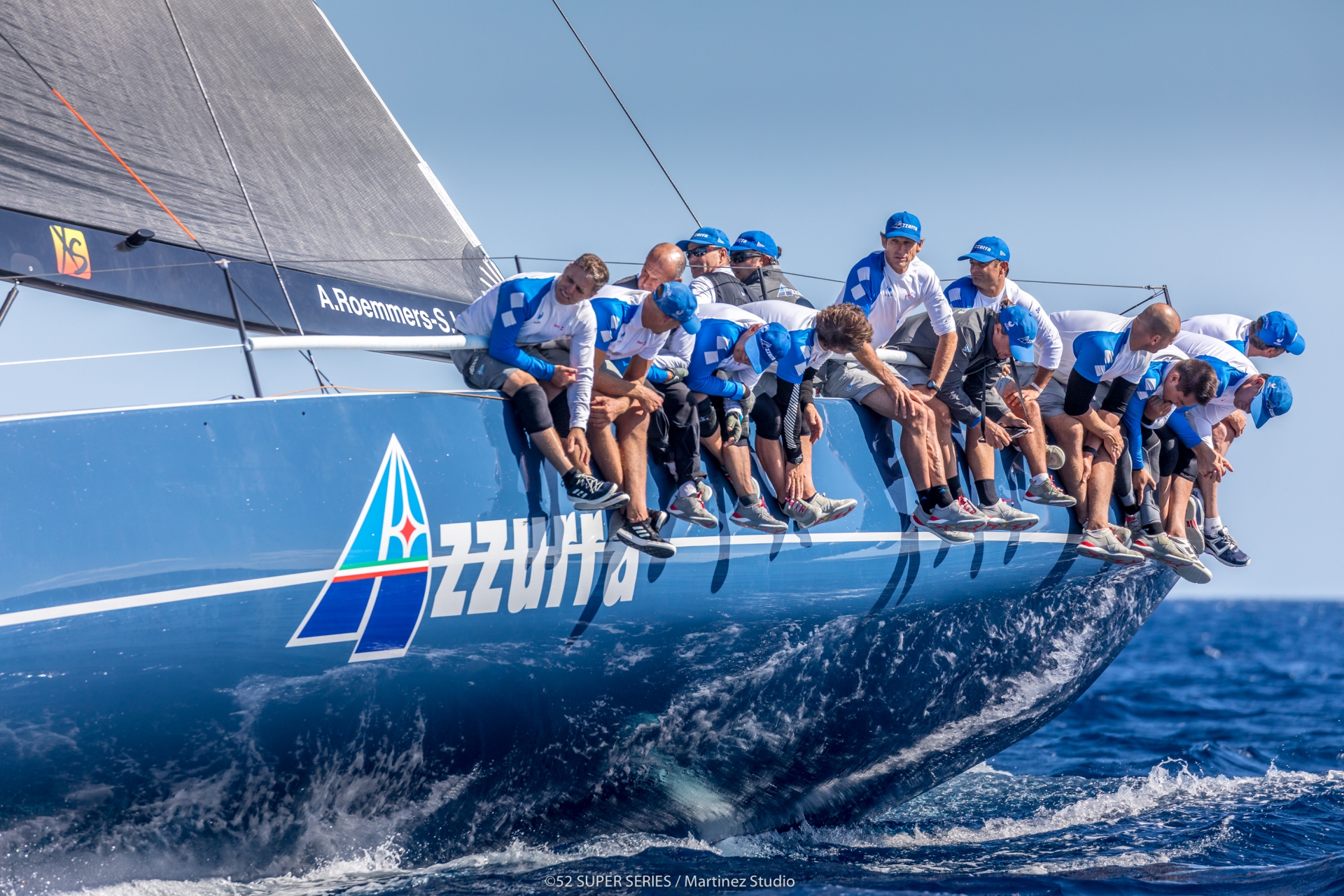 Dopo 10 Stagioni si chiude un ciclo di grandi successi per Azzurra TP52 - NEWS - Yacht Club Costa Smeralda