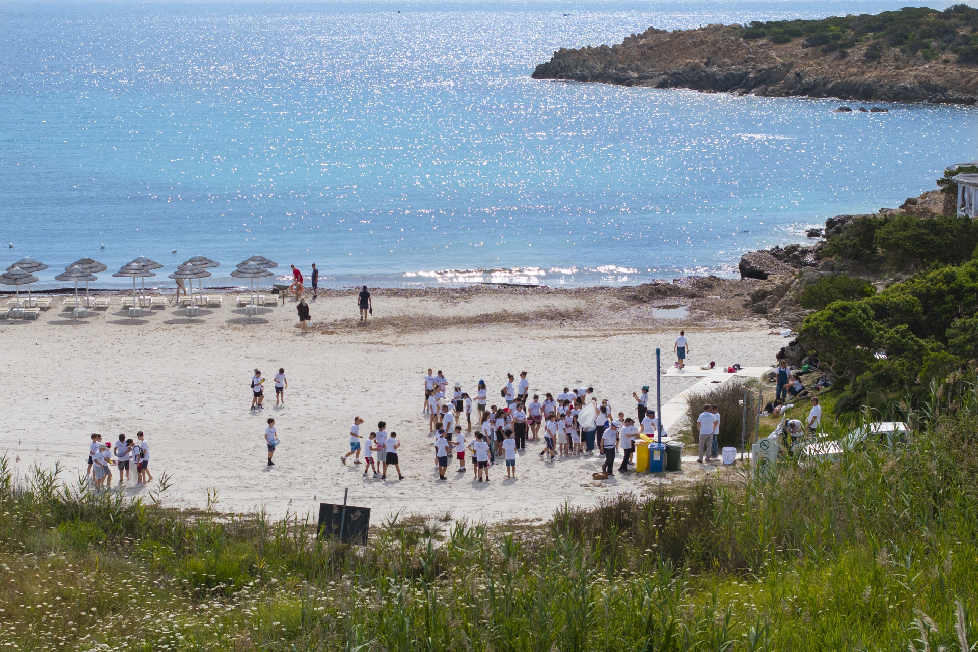 Un centinaio di partecipanti all’ottava edizione del YCCS Clean Beach Day - News - Yacht Club Costa Smeralda