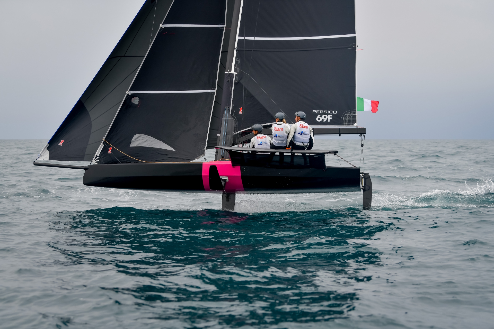 Young Azzurra qualifies for Youth Foiling Gold Cup finals - News - Yacht Club Costa Smeralda