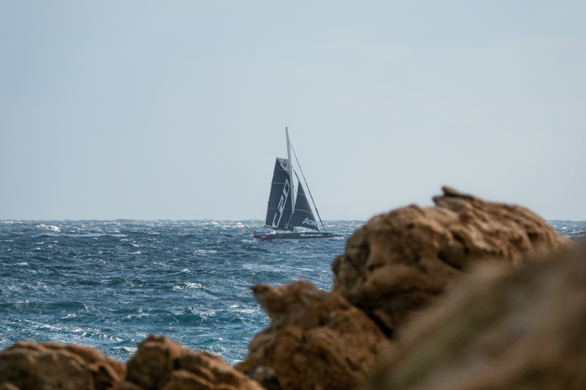 MASERATI MULTI 70 E GIOVANNI SOLDINI STABILISCONO IL RECORD DEI MULTISCAFI SULLA ROTTA MONACO-PORTO CERVO CON SOLI 2 MINUTI DI VANTAGGIO SU PHAEDO3 - News - Yacht Club Costa Smeralda