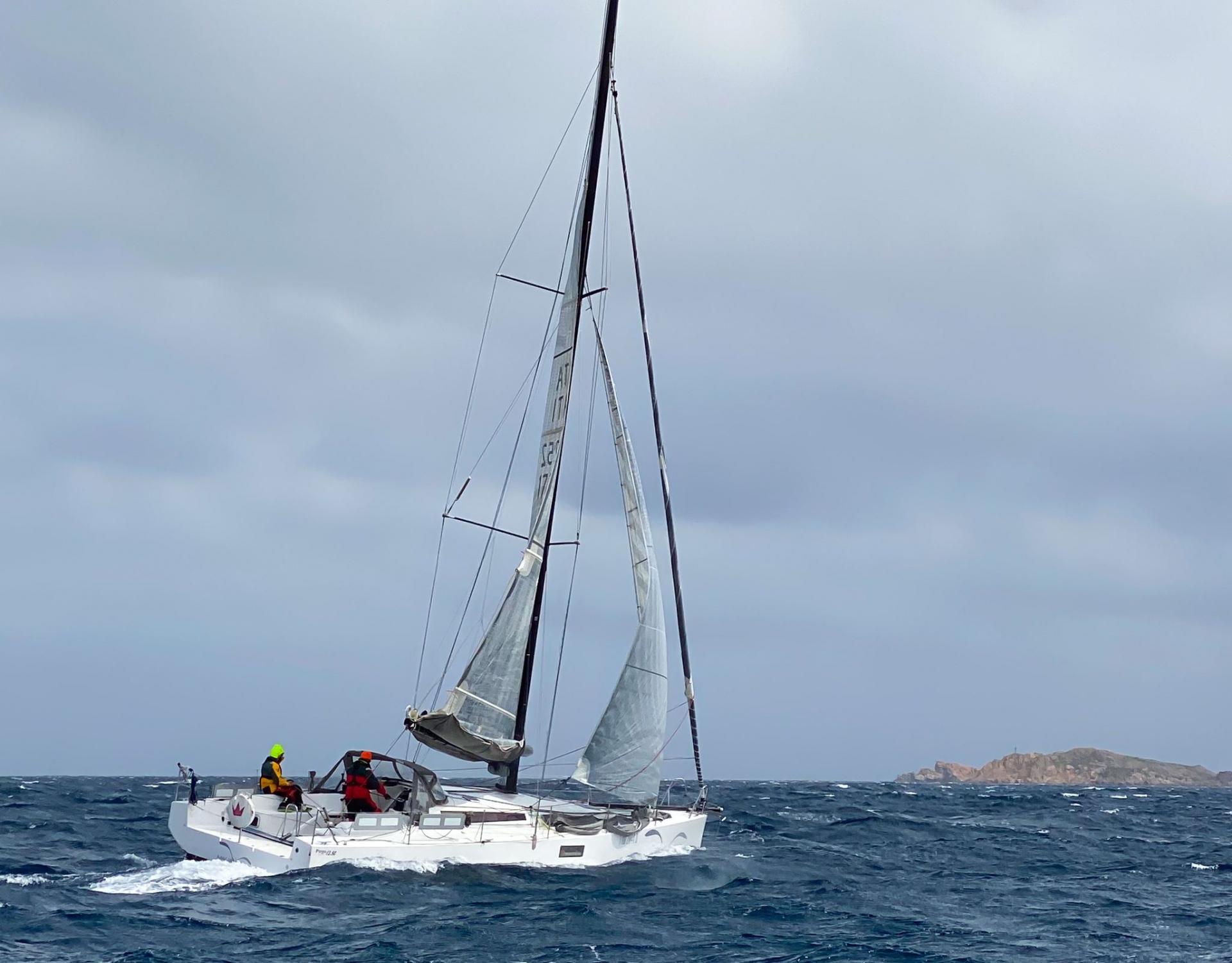 RAN 630, 'MAGIA' PRIMA BARCA AL PASSAGGIO DI PORTO CERVO - News - Yacht Club Costa Smeralda