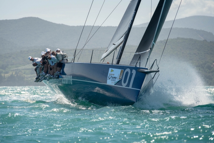 52 SUPER SERIES: CONCLUSA LA PRIMA TAPPA, AZZURRA RIPARTE DALLA COSTA SMERALDA - NEWS - Yacht Club Costa Smeralda