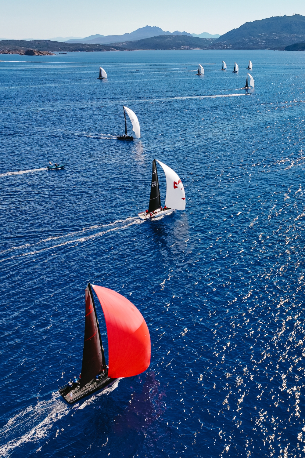 April Portfolio - Cape 31 Med Round 1 - Magazine - Foto 15 - Yacht Club Costa Smeralda