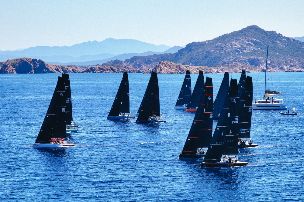 April Portfolio - Cape 31 Med Round 1 - Magazine - Foto 9 - Yacht Club Costa Smeralda