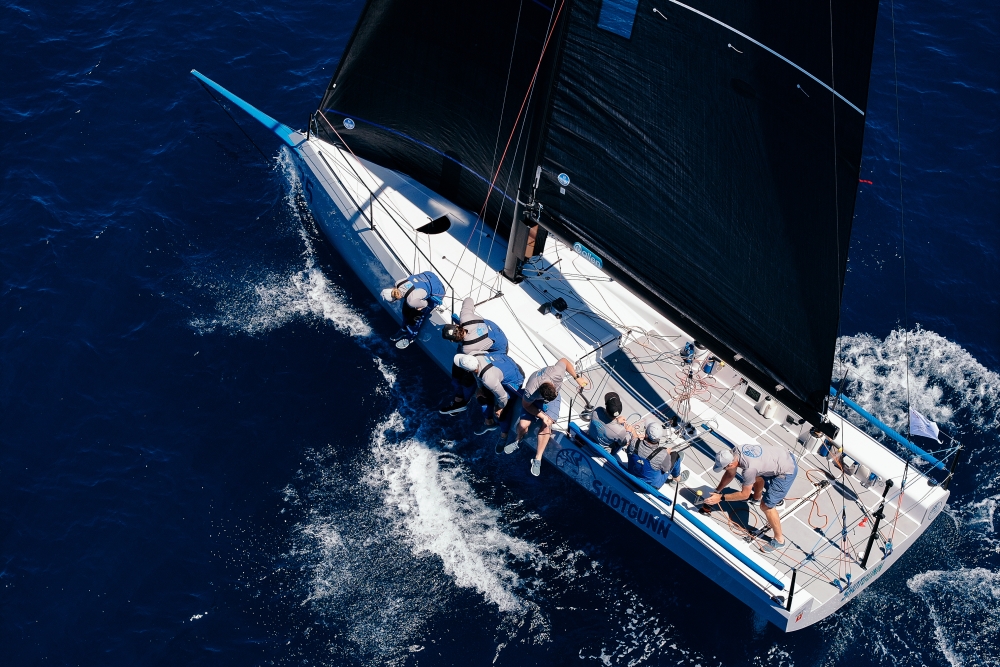 April Portfolio - Cape 31 Med Round 1 - Magazine - Foto 2 - Yacht Club Costa Smeralda