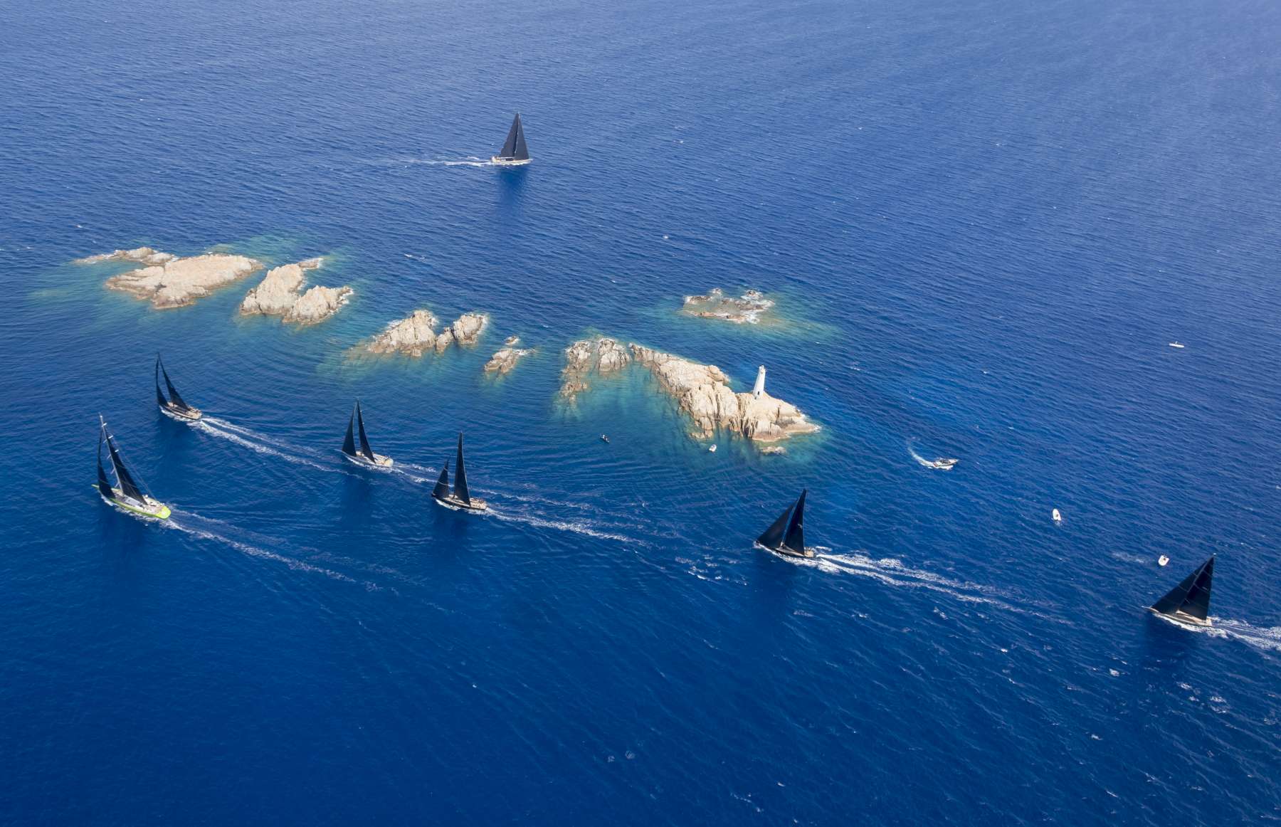 Loro Piana Superyacht Regatta Day 1: Magic Carpet Cubed ed Escapade al comando - NEWS - Yacht Club Costa Smeralda