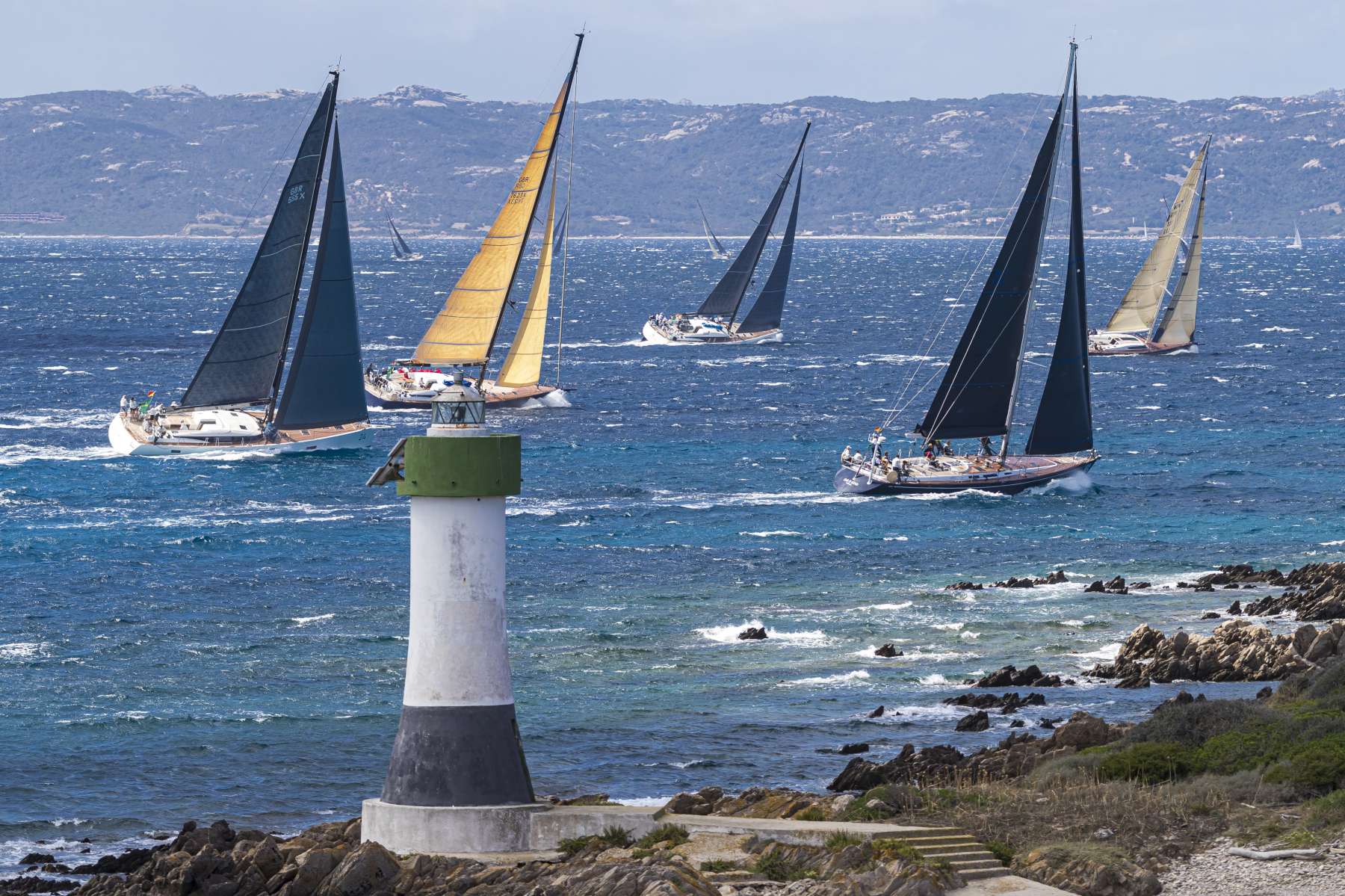 Arriva il Maestrale, grande spettacolo alla Maxi Yacht Rolex Cup  - Comunicati Stampa - Yacht Club Costa Smeralda