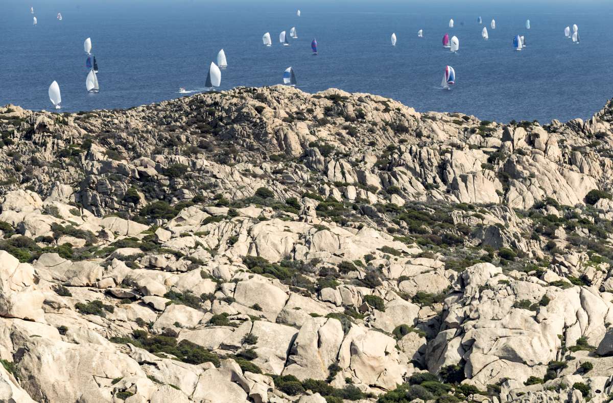 Windless day for Swan fleet - News - Yacht Club Costa Smeralda