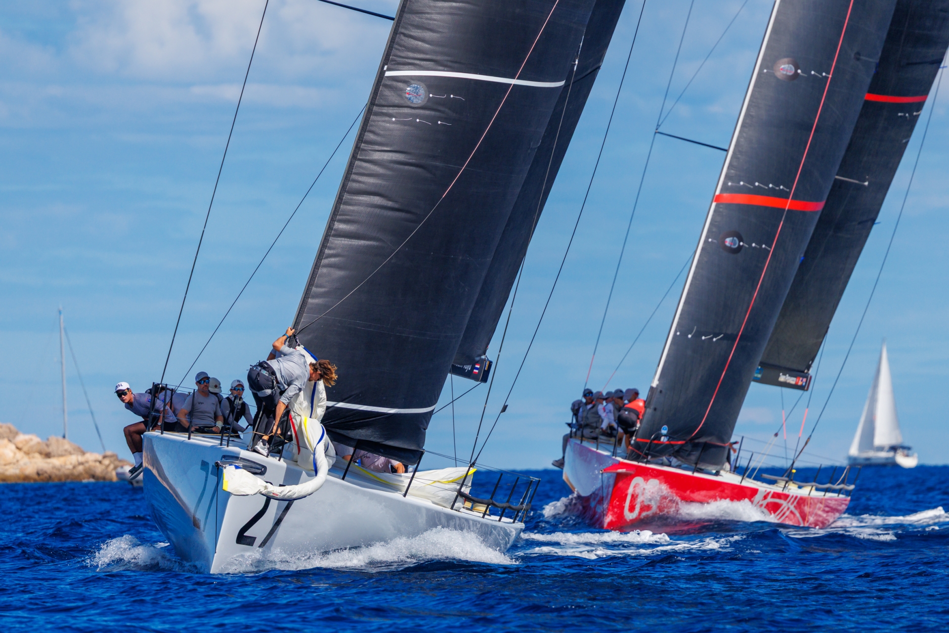 Il team tailandese Vayu vince l’unica prova di giornata alla 52 Super Series – Porto Cervo – Range Rover - News - Yacht Club Costa Smeralda