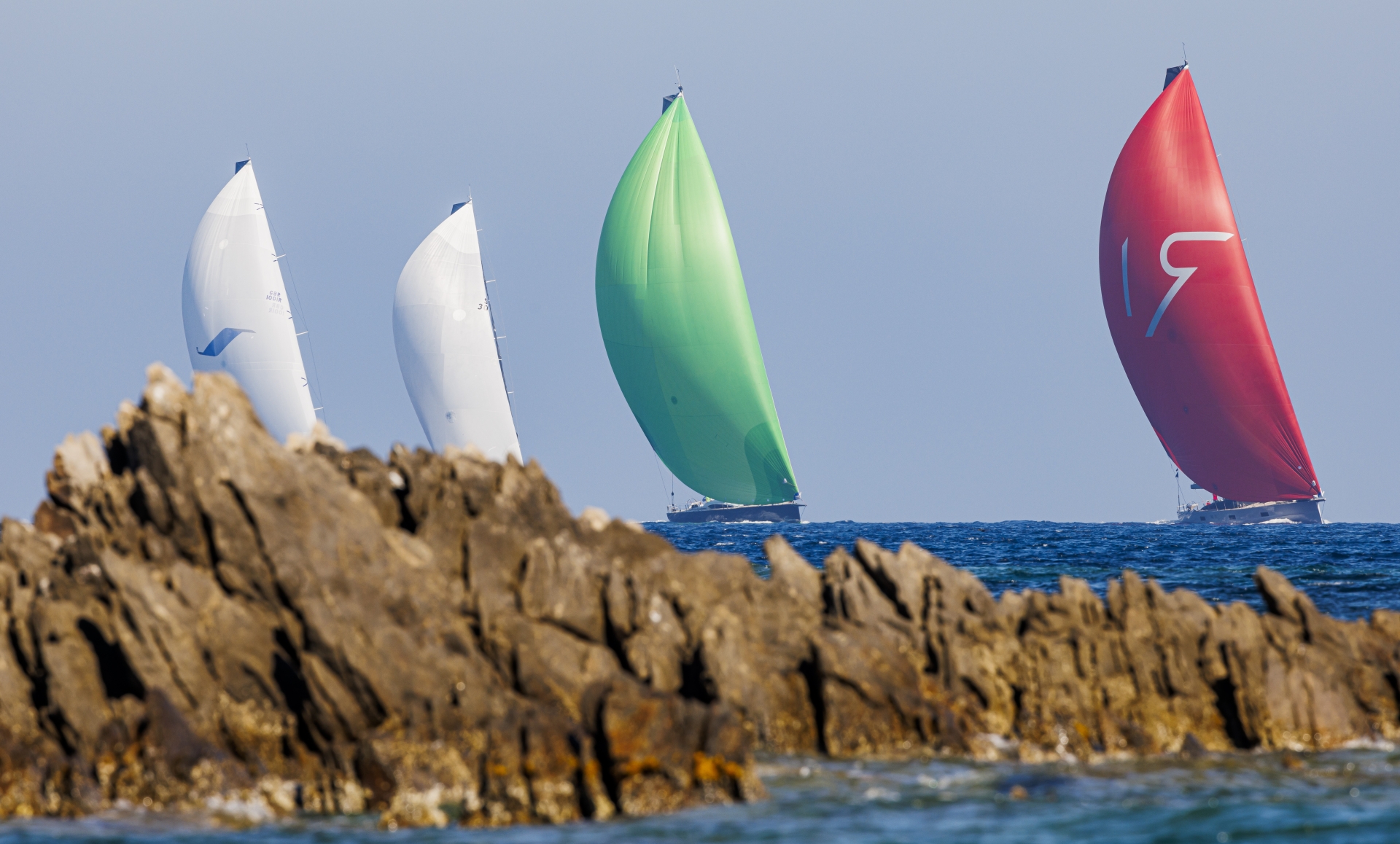 Magic Carpet Cubed è il primo leader della Giorgio Armani Superyacht Regatta - News - Yacht Club Costa Smeralda