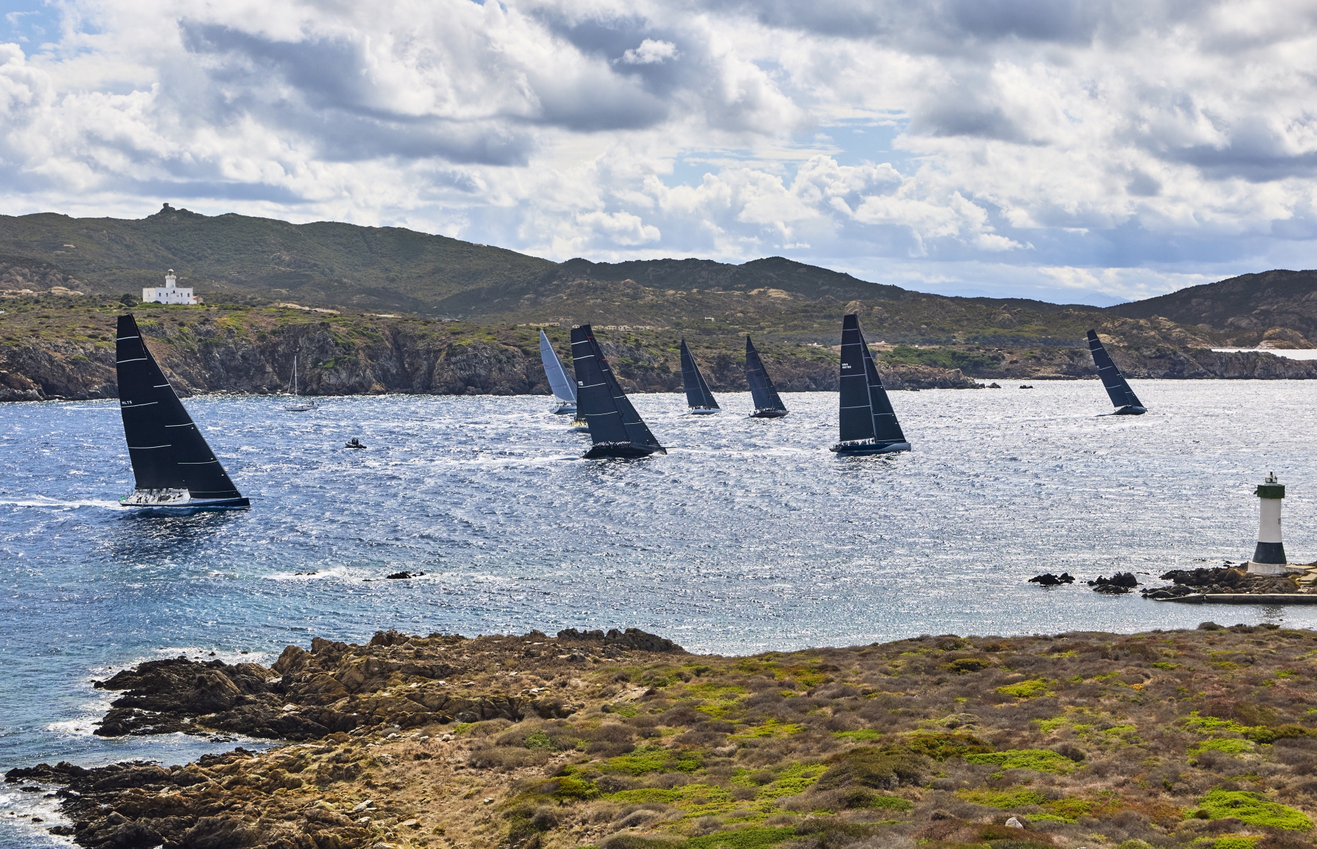35^ Maxi Yacht Rolex Cup, il Maestrale impegna barche ed equipaggi - News - Yacht Club Costa Smeralda