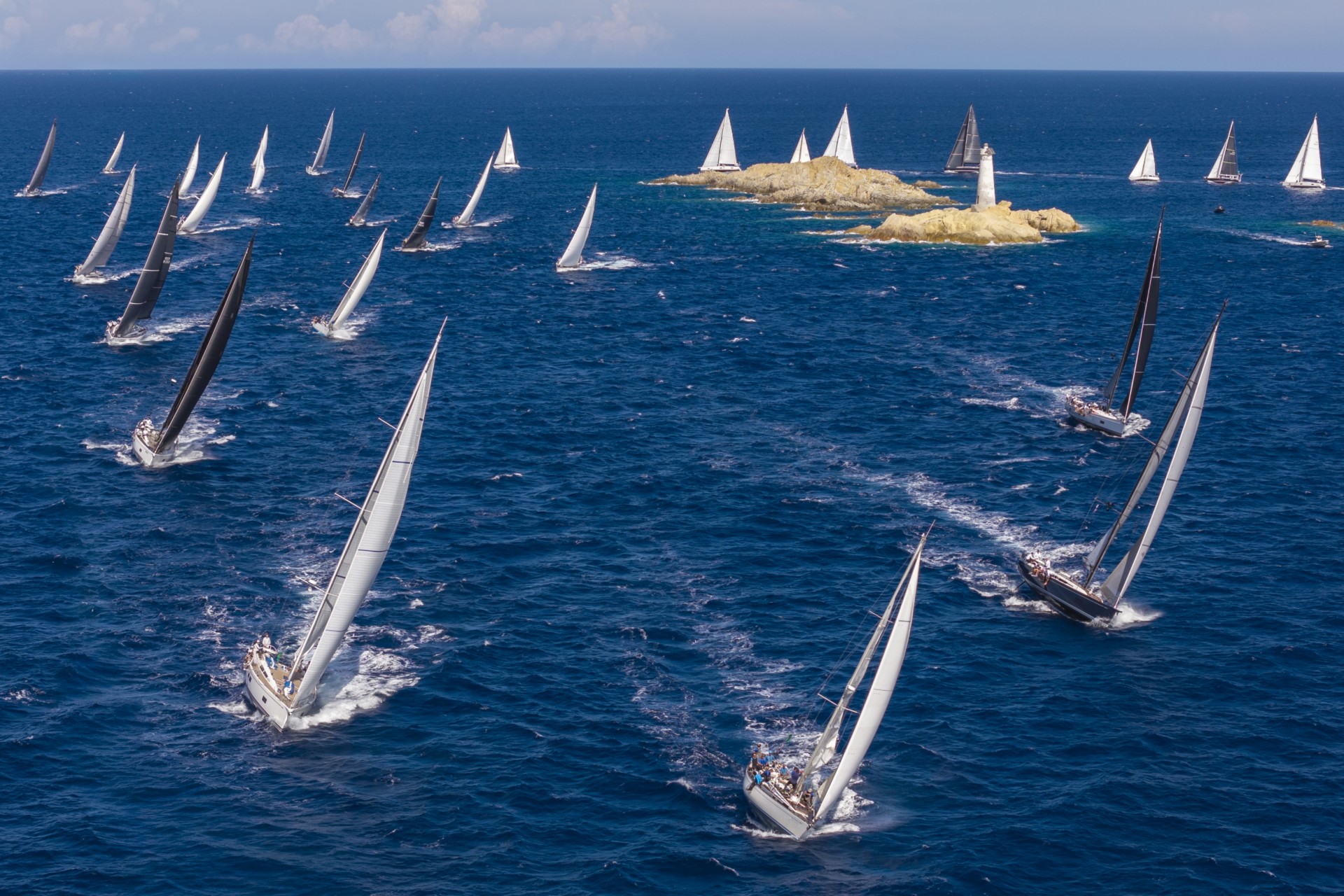 Mistral wind delivers another spectacular day at Rolex Swan Cup - News - Yacht Club Costa Smeralda