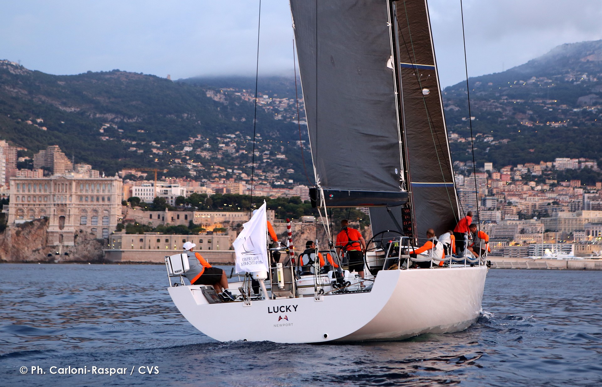 LUCKY VINCE IN TEMPO REALE LA XIII PALERMO-MONTECARLO - News - Yacht Club Costa Smeralda